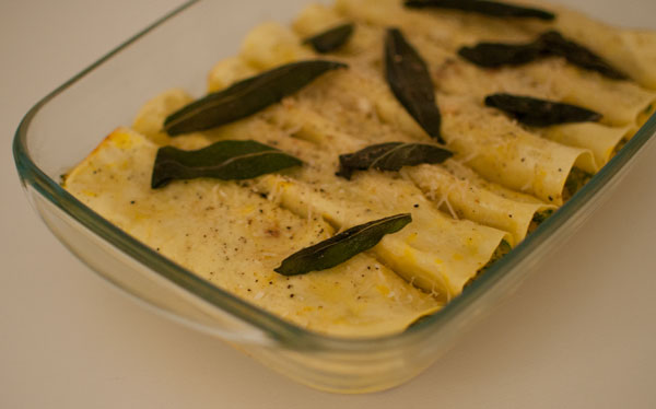 Canneloni met pompoen, boerenkool en salie