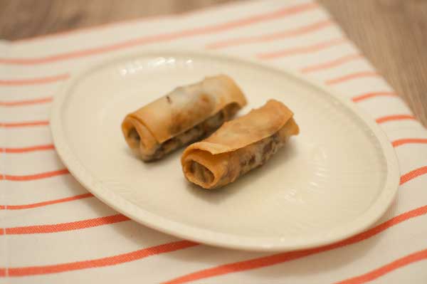 Lamshapjes met kaneel en amandelen
