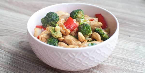 Kip met cashewnoten