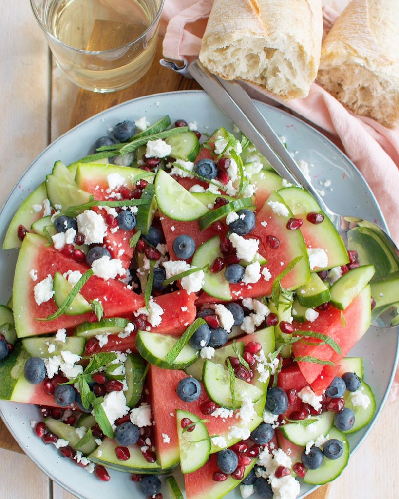 Salade met watermeloen en komkommer
