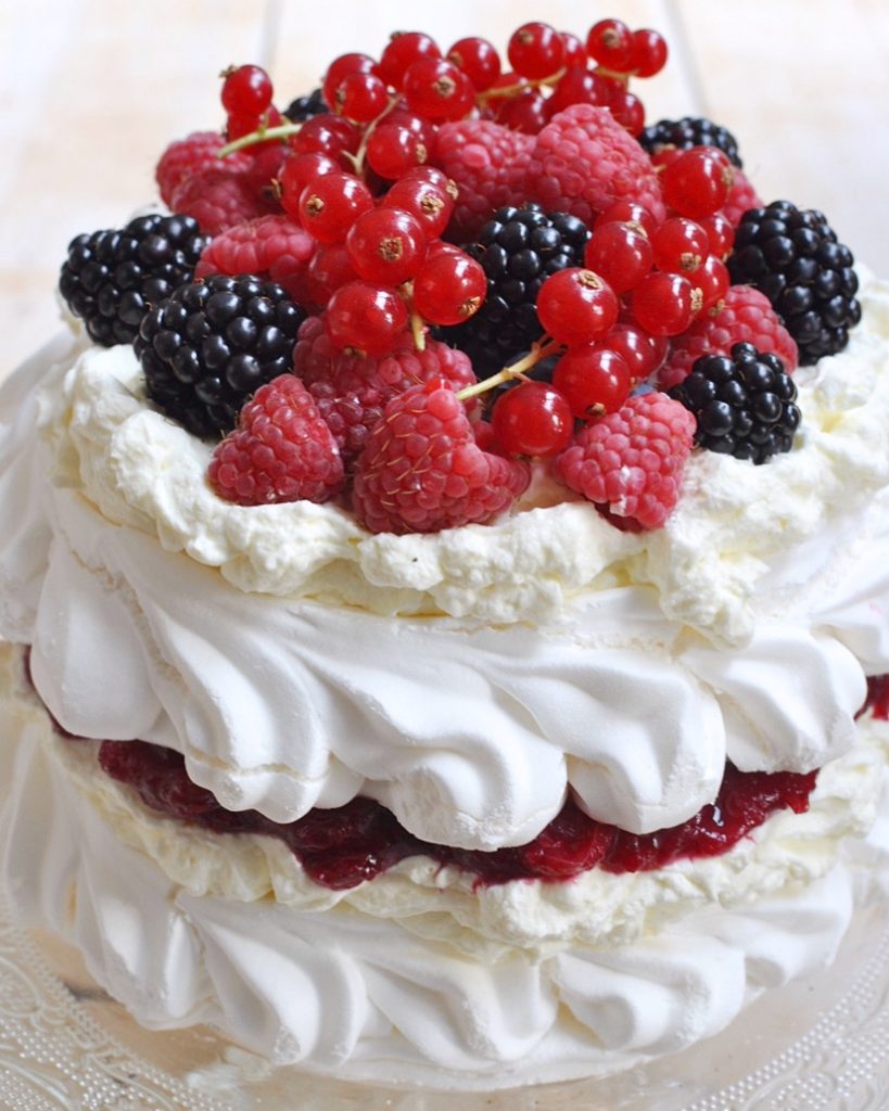 Pavlova met rood fruit en mascarponecrème