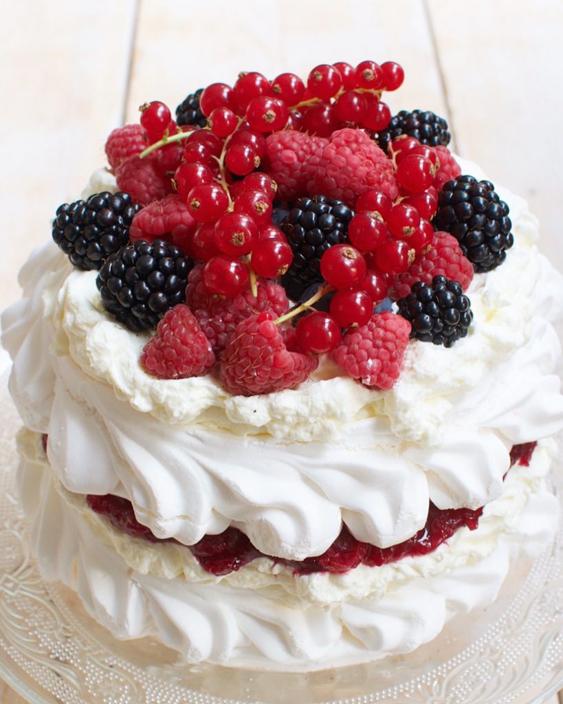 Pavlova met rood fruit en mascarponecrème