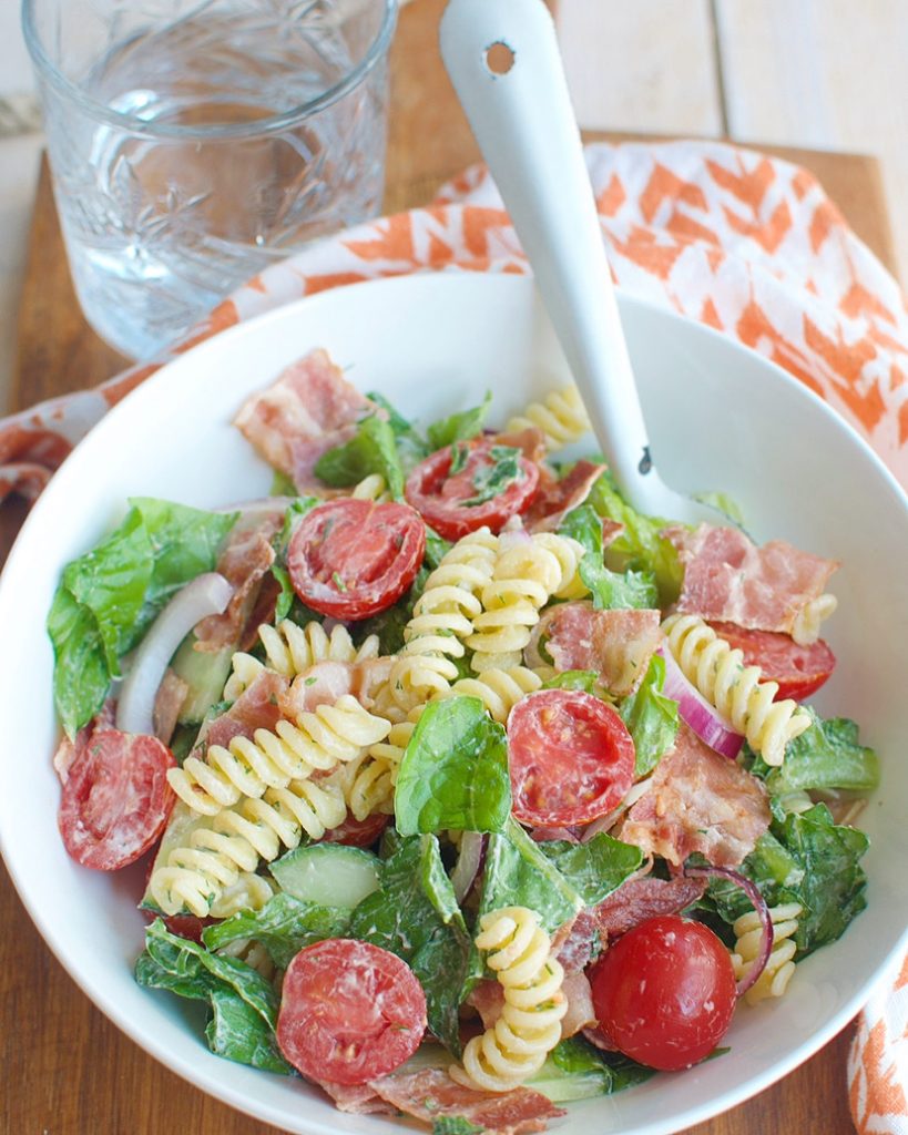BLT pastasalade met ranchdressing