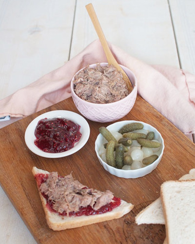 Eendenrillettes met rode uienchutney