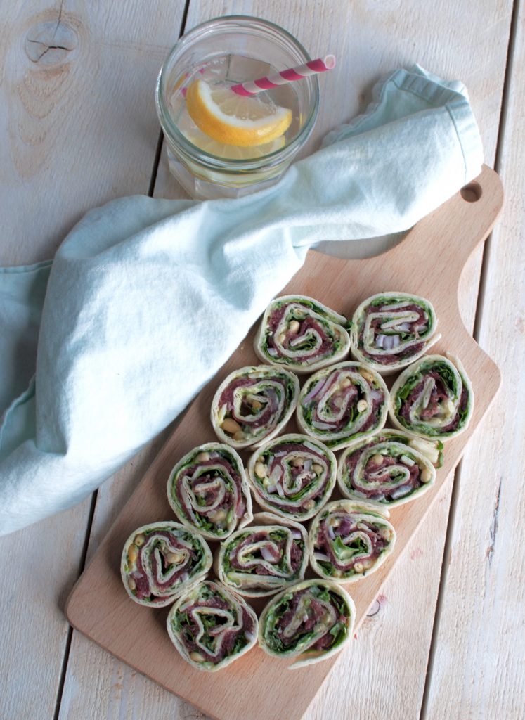 Wraps met carpaccio en truffel-pestomayonaise