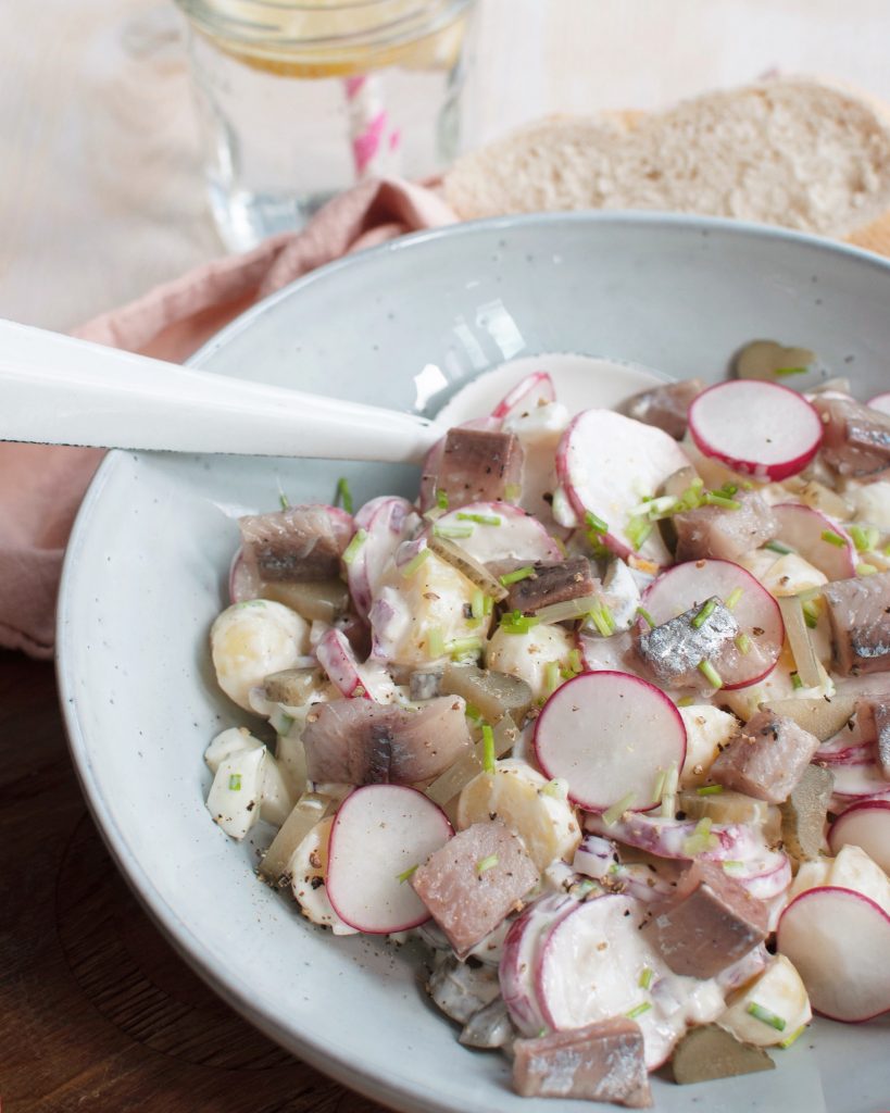 Aardappelsalade met radijs en haring