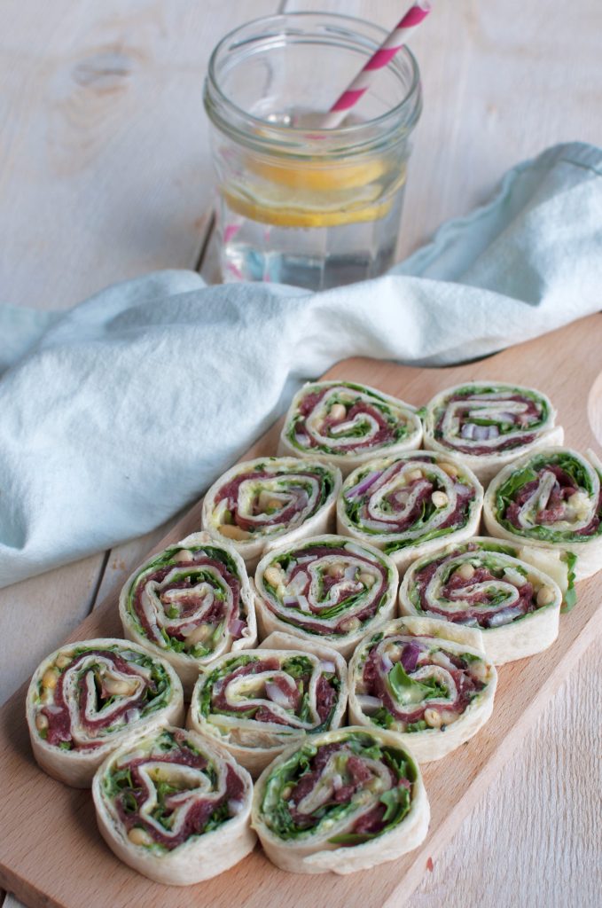 Wraps met carpaccio en truffel-pestomayonaise