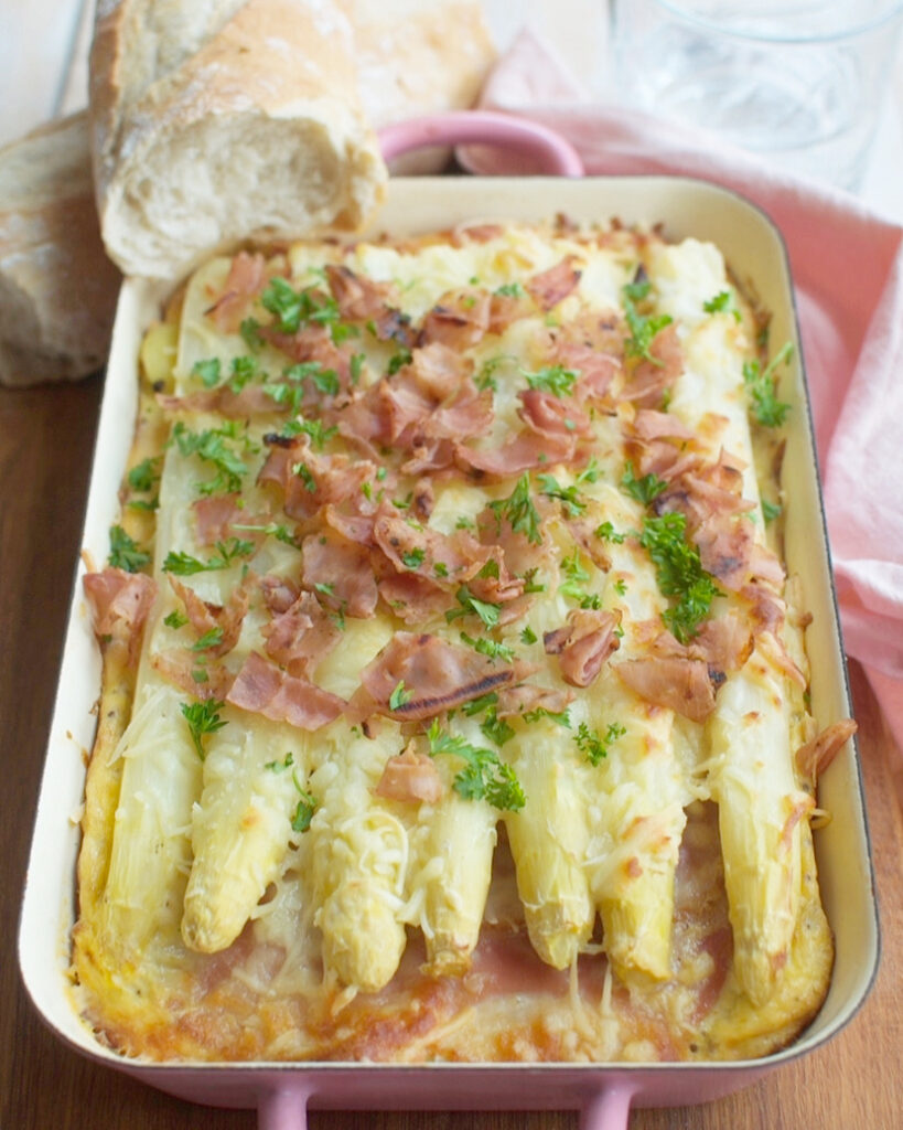Ovenschotel met witte asperges en beenham