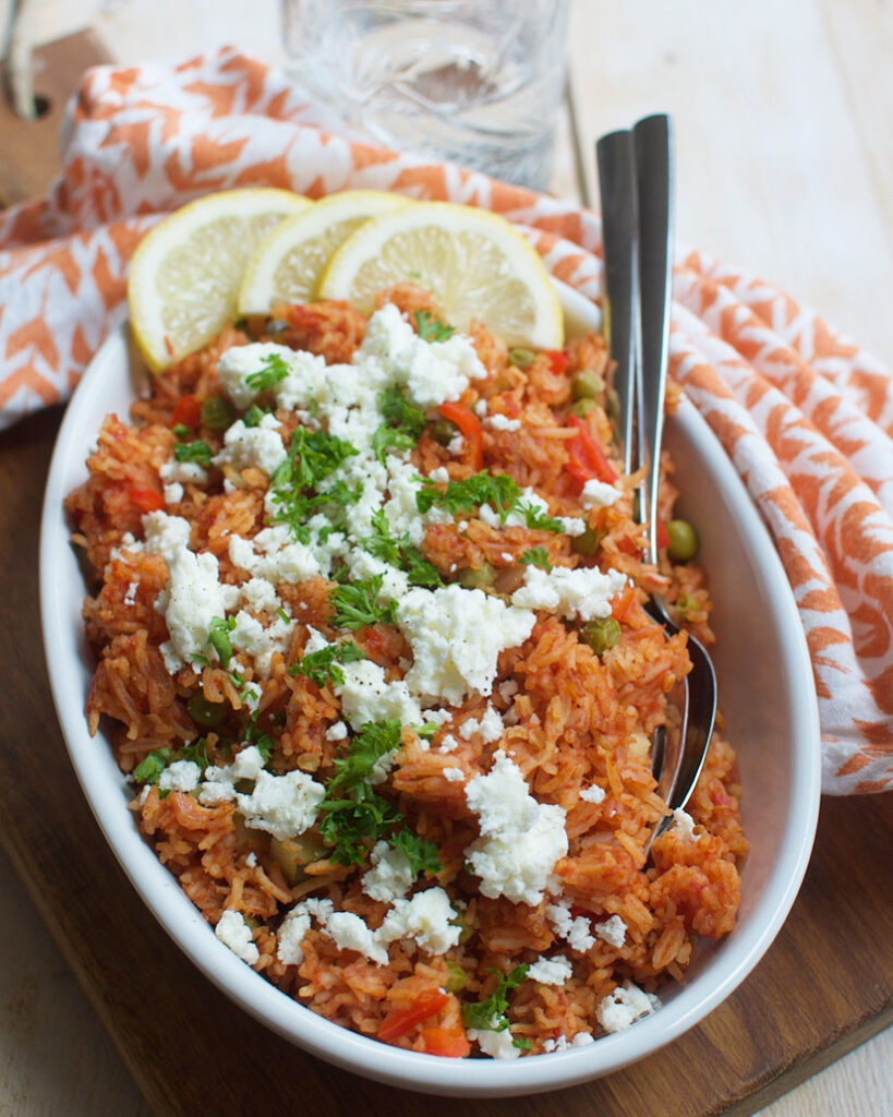 Griekse tomatenrijst met feta en citroen