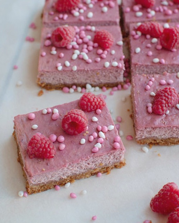 Kraam cheesecakebites met frambozen