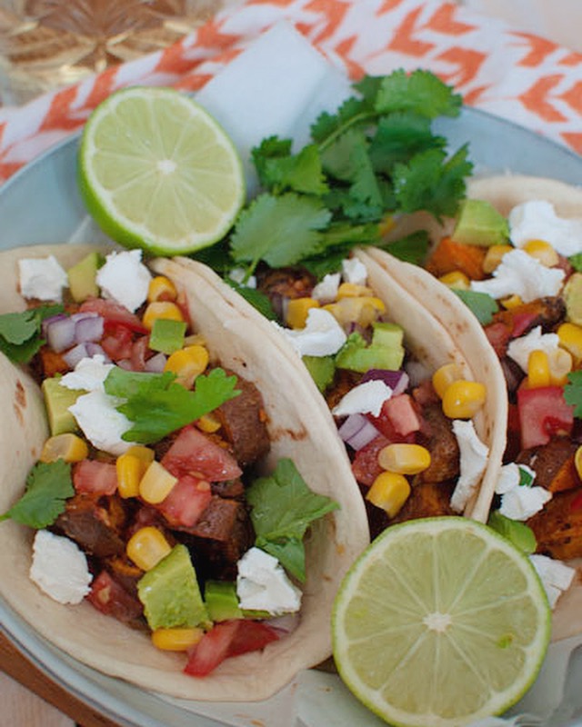 Vegetarische taco met zoete aardappel