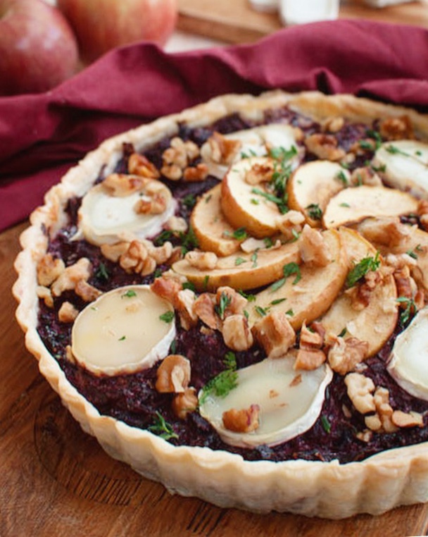 Rode kooltaart met geitenkaas en walnoten