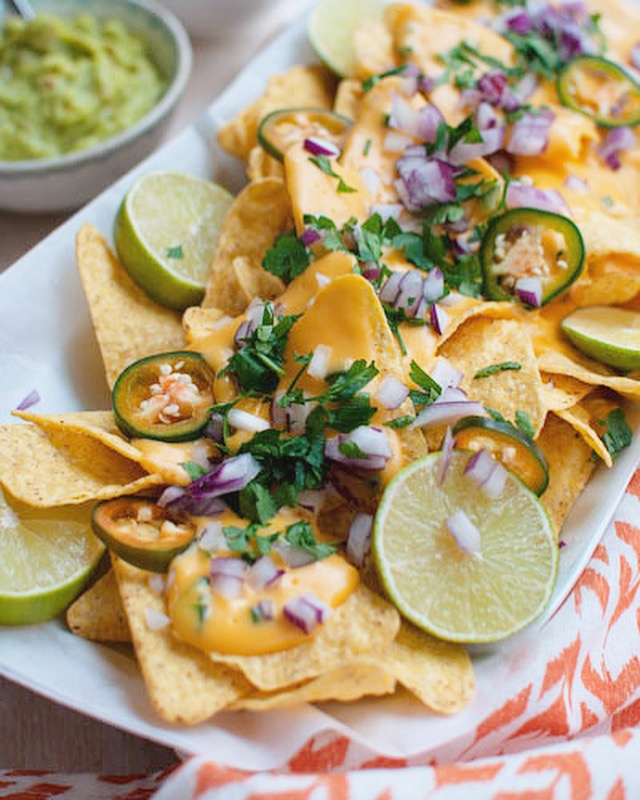 Nacho's met kaassaus