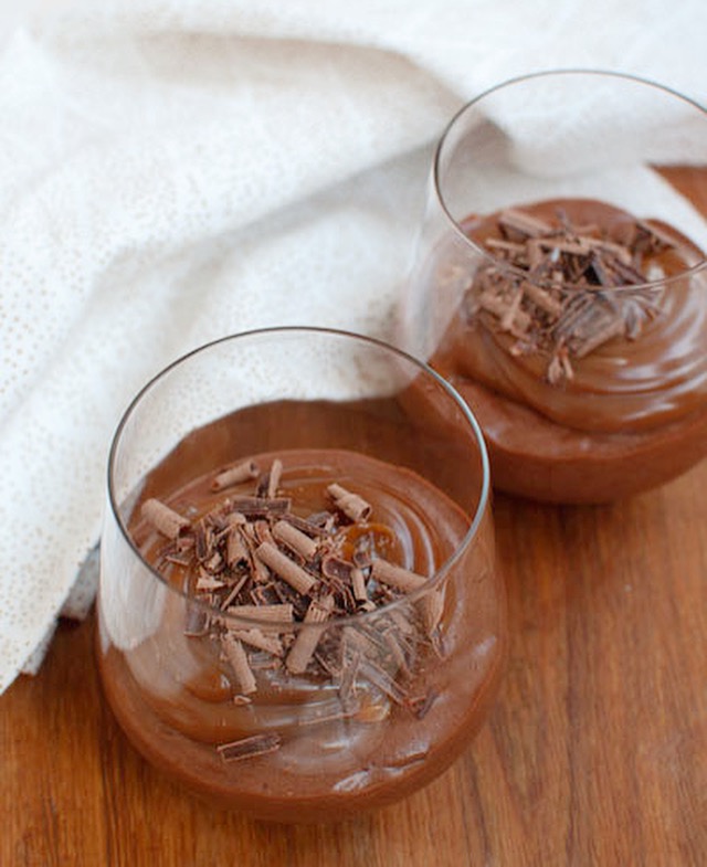 Makkelijke chocolademousse met salted caramel
