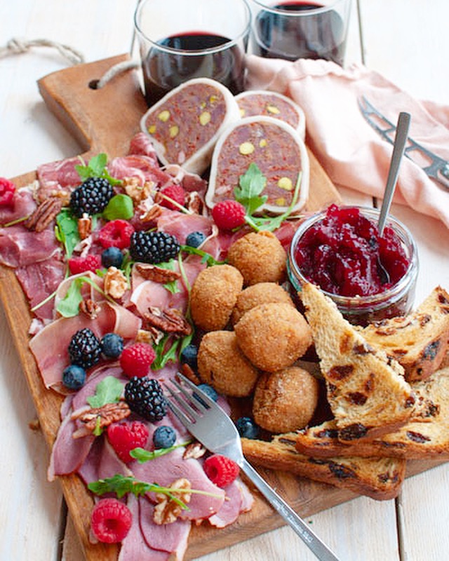 Borrelplankje met wild