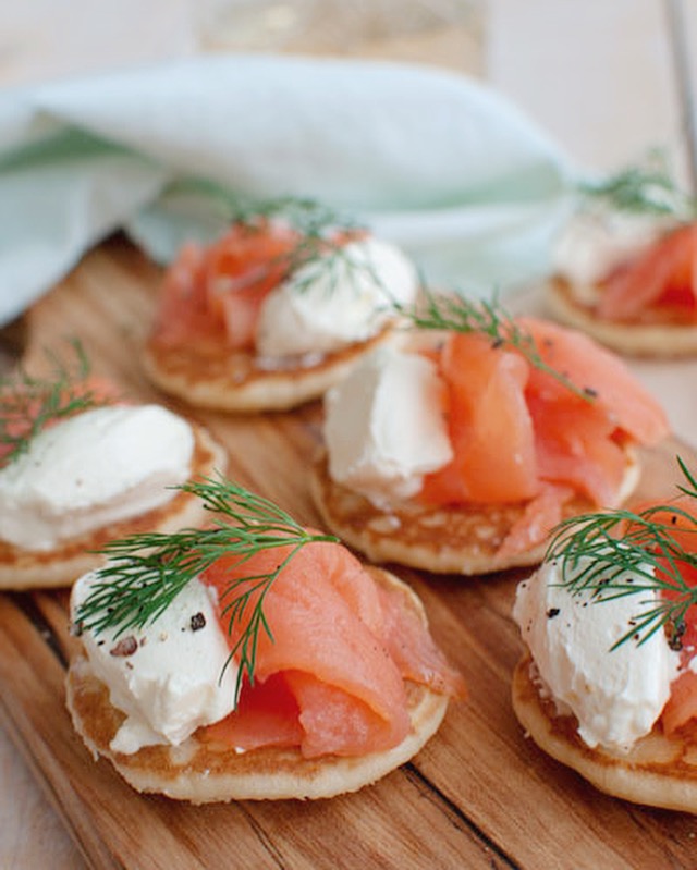 Blini's met gerookte zalm en dille