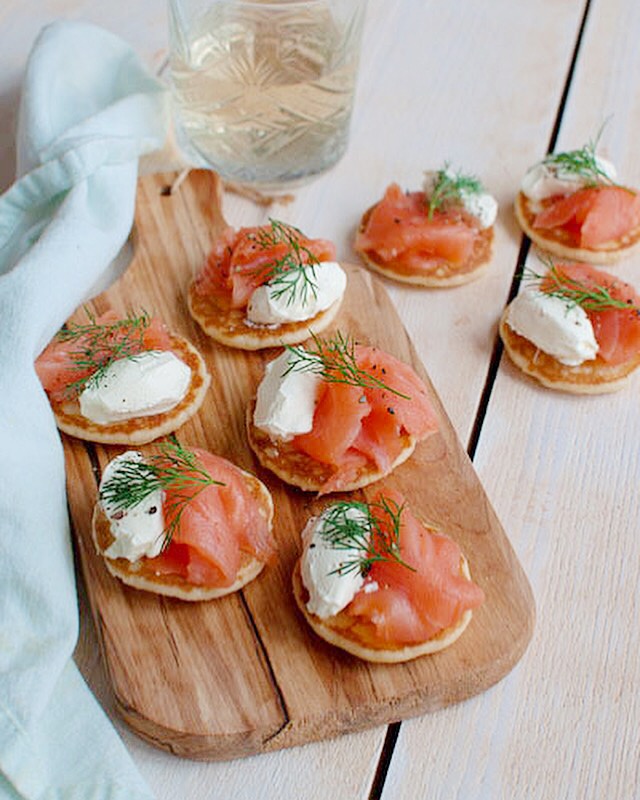 Blini's met gerookte zalm en dille