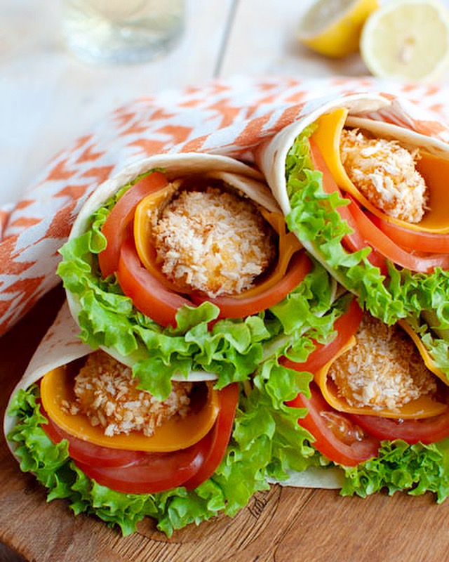 Wraps met krokante kip en chilisaus