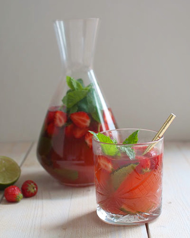 Zelf aardbeienlimonade maken