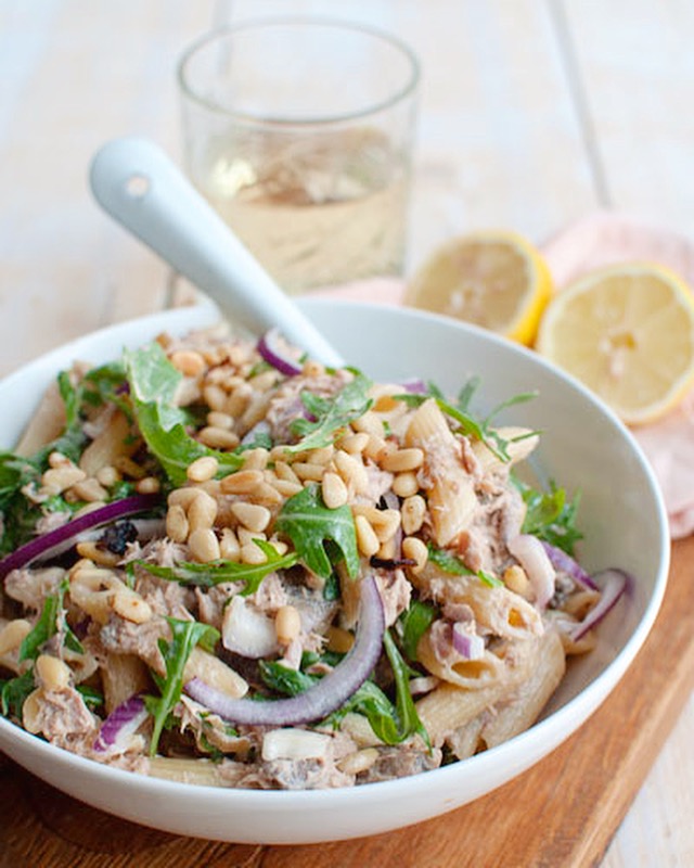 Pastasalade met tonijn en rucola