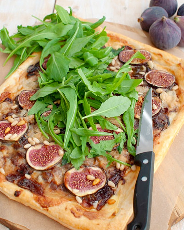 Plaattaart met vijgen en gorgonzola