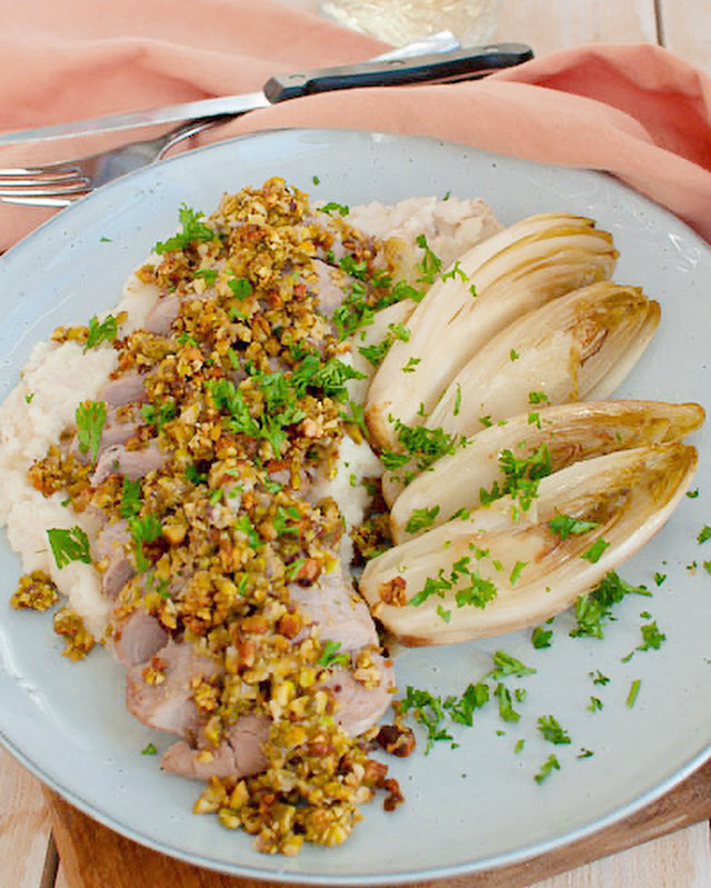 Varkenshaas met pistachekorst en knolselderijpuree