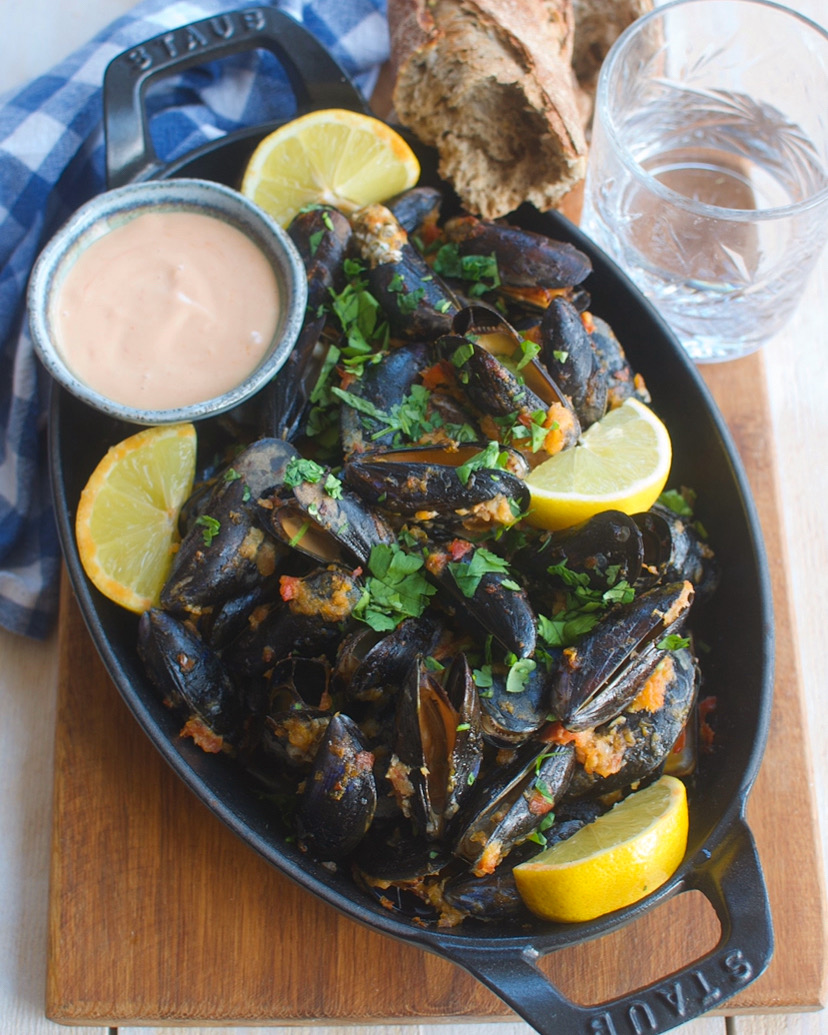 Mossselen met citroen van de barbecue